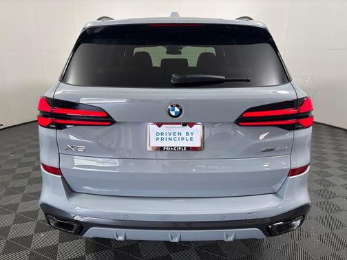Brooklyn Grey Metallic 2026 BMW X5 xDrive40i