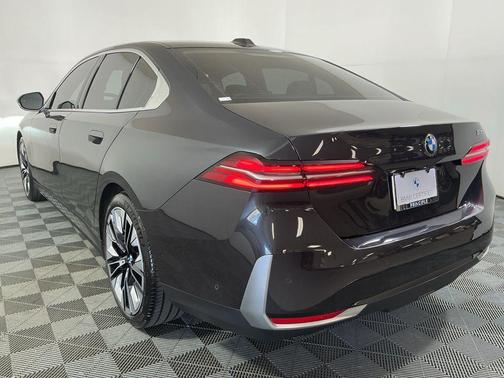 2024 BMW 530 i