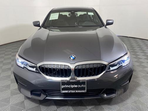 Photo 3 of 23 of 2019 BMW 330 i