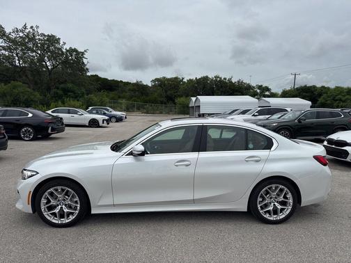 Mineral White Metallic 2025 BMW 330 330i