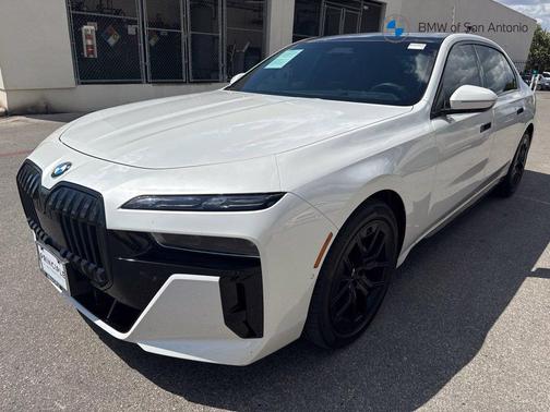 Mineral White Metallic 2024 BMW 740 740i
