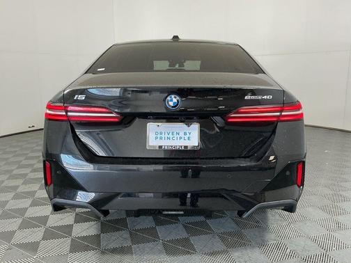 2026 BMW i5 eDrive40