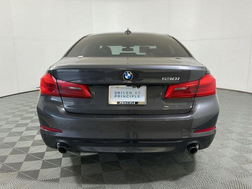 2019 BMW 530 530i