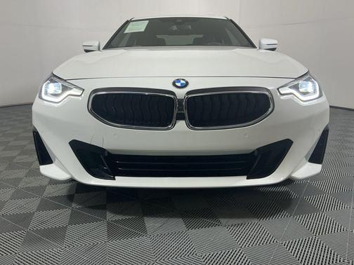 2024 BMW 230 230i