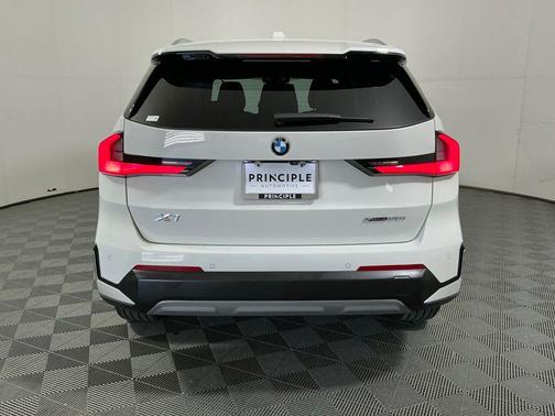Alpine White 2023 BMW X1 xDrive28i