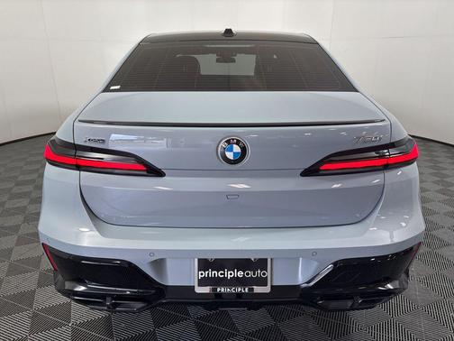 2023 BMW 760 i xDrive