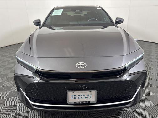 2024 Toyota Crown Platinum