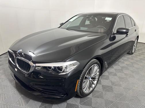 Photo 3 of 20 of 2020 BMW 530 i