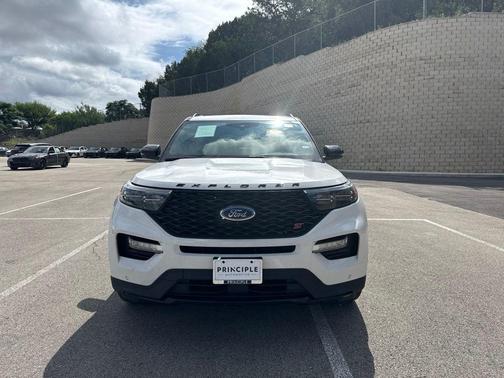 Star White Metallic Tri-Coat 2023 Ford Explorer ST