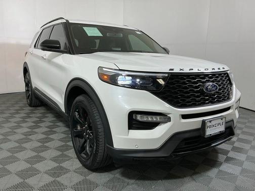 Star White Metallic Tri-Coat 2023 Ford Explorer ST