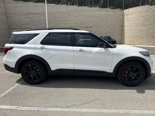 Star White Metallic Tri-Coat 2023 Ford Explorer ST