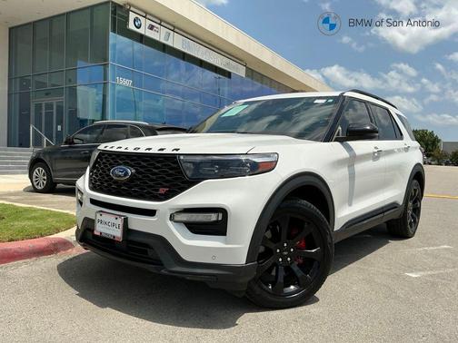 Star White Metallic Tri-Coat 2023 Ford Explorer ST