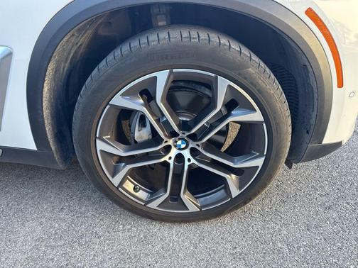 Alpine White 2025 BMW X5 xDrive40i