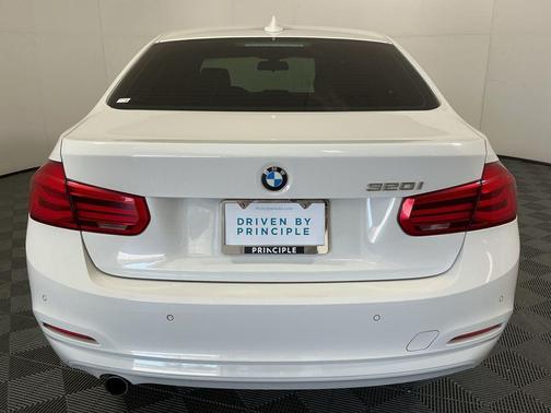 2017 BMW 320 i