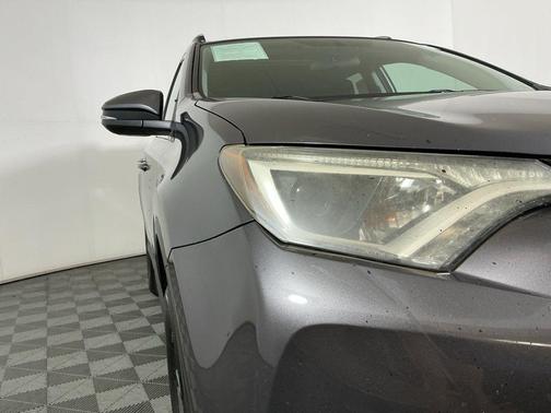 Magnetic Gray Metallic 2016 Toyota RAV4 XLE