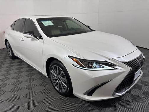 2020 Lexus ES 300h Base