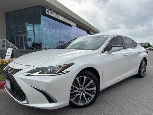 2020 Lexus ES 300h Base