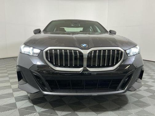 Dark Graphite Metallic 2026 BMW 530 530i