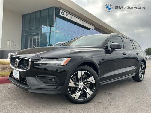 2024 Volvo V60 Cross Country B5 Plus