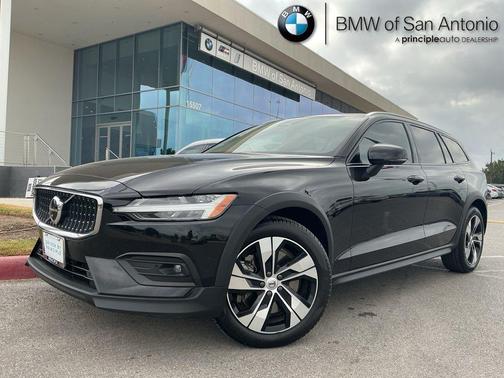 2024 Volvo V60 Cross Country B5 Plus