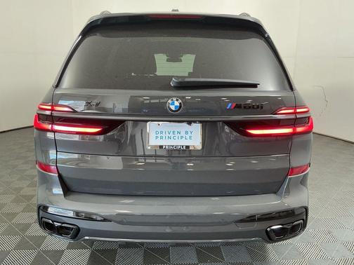 2026 BMW X7 M60i