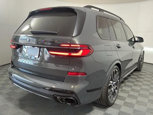 2026 BMW X7 M60i