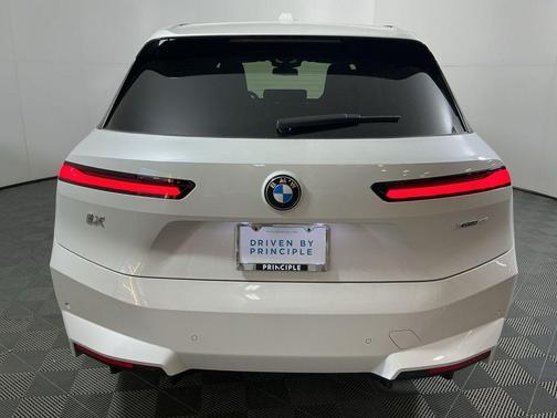 2026 BMW iX xDrive45