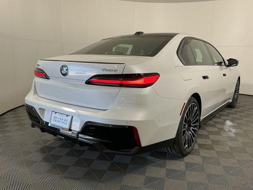Mineral White Metallic 2026 BMW 750e i xDrive
