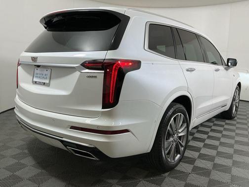 2021 Cadillac XT6 Premium Luxury AWD