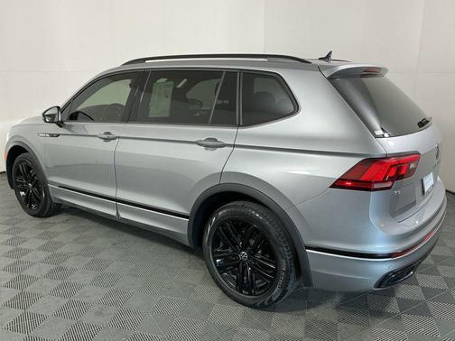 2022 Volkswagen Tiguan 2.0T SE R-Line Black 4MOTION