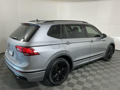 2022 Volkswagen Tiguan 2.0T SE R-Line Black 4MOTION