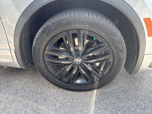 2022 Volkswagen Tiguan 2.0T SE R-Line Black 4MOTION