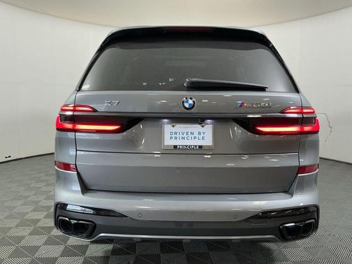 2026 BMW X7 M60i