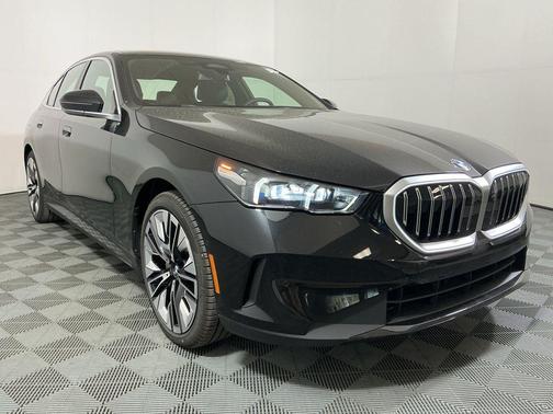 Black Sapphire Metallic 2026 BMW 530 530i