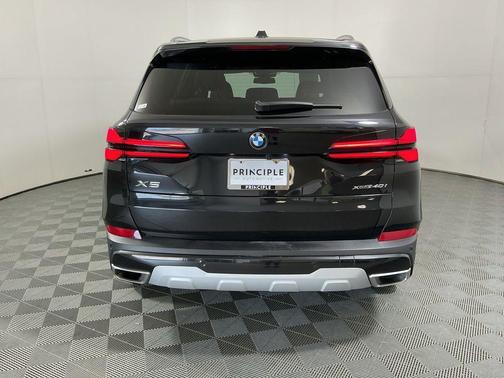 Black Sapphire Metallic 2024 BMW X5 xDrive40i