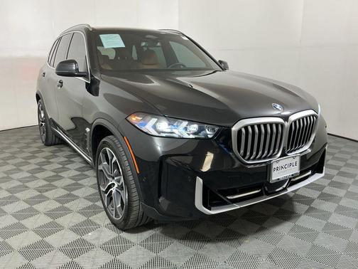 Black Sapphire Metallic 2024 BMW X5 xDrive40i