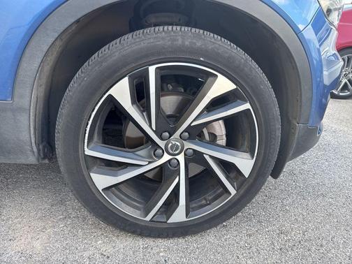 2021 Volvo XC40 T5 R-Design