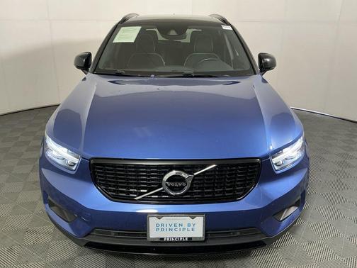 2021 Volvo XC40 T5 R-Design