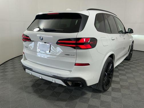 Alpine White 2024 BMW X5 sDrive40i