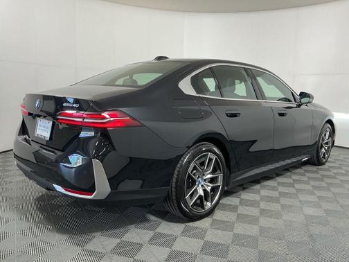 2025 BMW i5 eDrive40