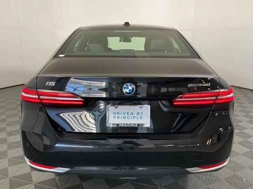 2025 BMW i5 eDrive40