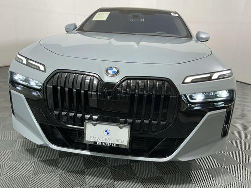 2023 BMW 740 i