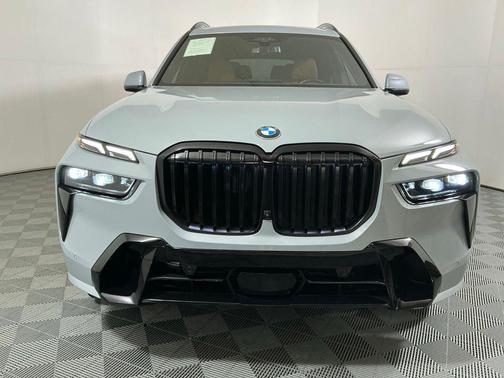 Brooklyn Grey Metallic 2024 BMW X7 xDrive40i