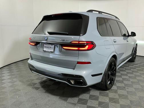 Brooklyn Grey Metallic 2024 BMW X7 xDrive40i