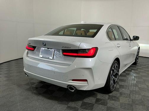 Mineral White Metallic 2026 BMW 330 xDrive