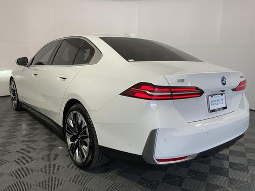2024 BMW i5 eDrive40