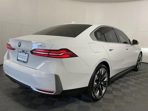 2024 BMW i5 eDrive40