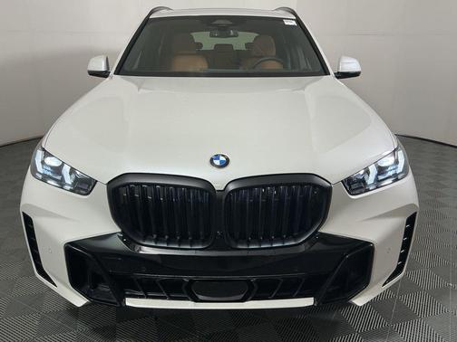 Mineral White Metallic 2026 BMW X5 sDrive40i