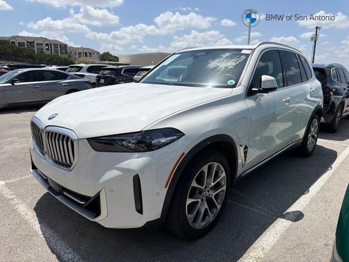 Alpine White 2024 BMW X5 PHEV xDrive50e