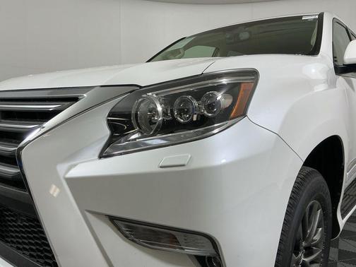Starfire Pearl 2019 Lexus GX 460 Luxury